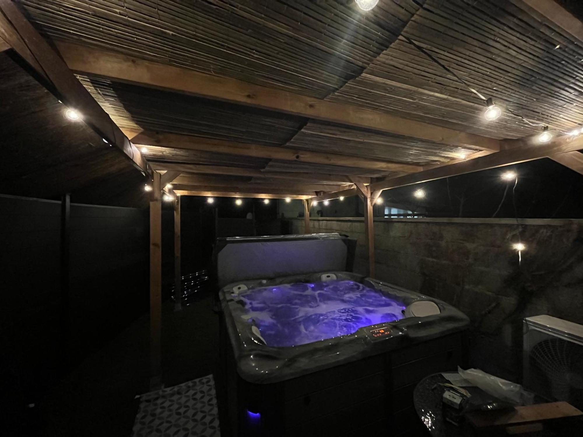 Maisonnette Avec Terrasse Avec Spa Privatif Lutterbach Exterior foto